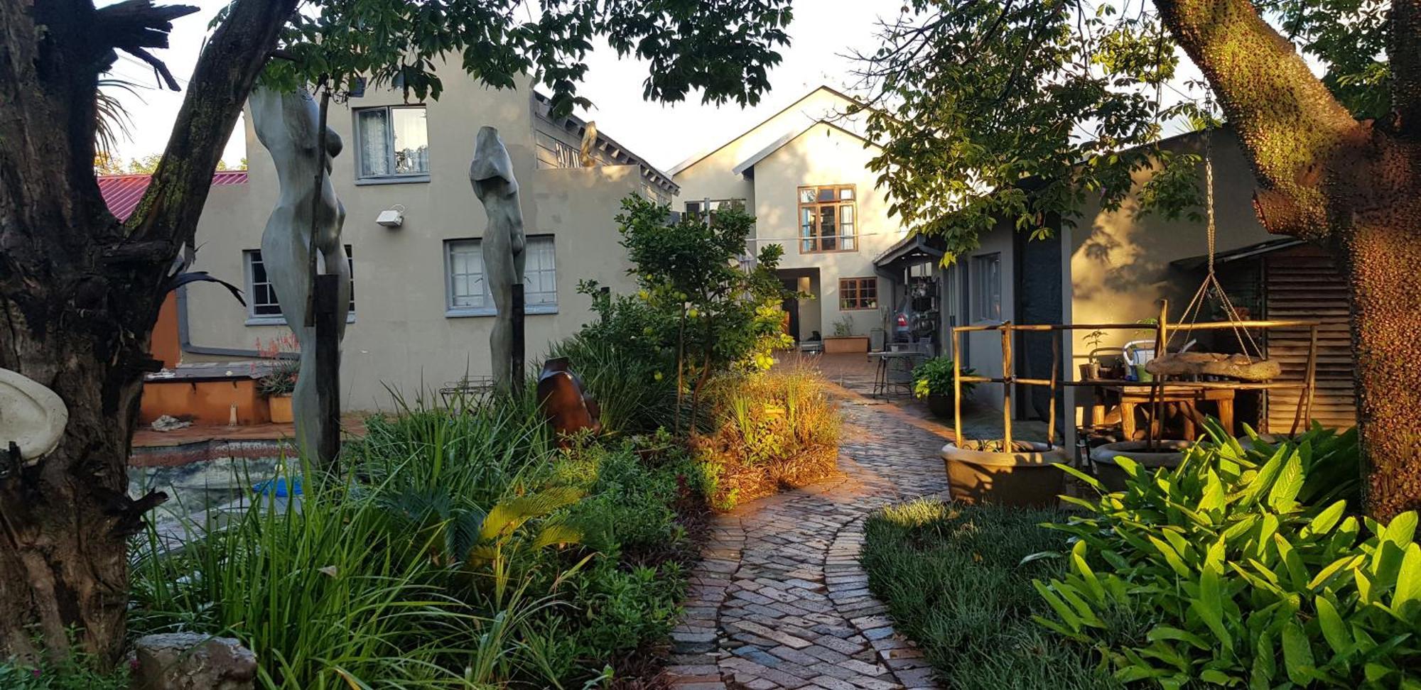 The Sculpture Yard 1 Apartment Pretoria Ruang foto