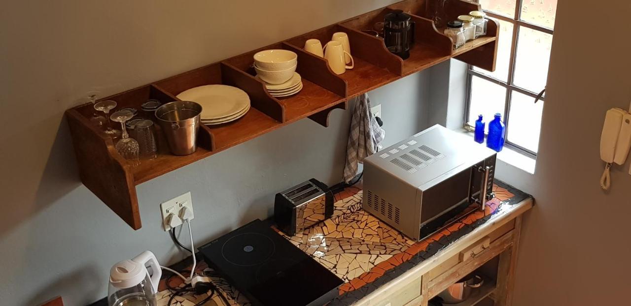 The Sculpture Yard 1 Apartment Pretoria Bagian luar foto