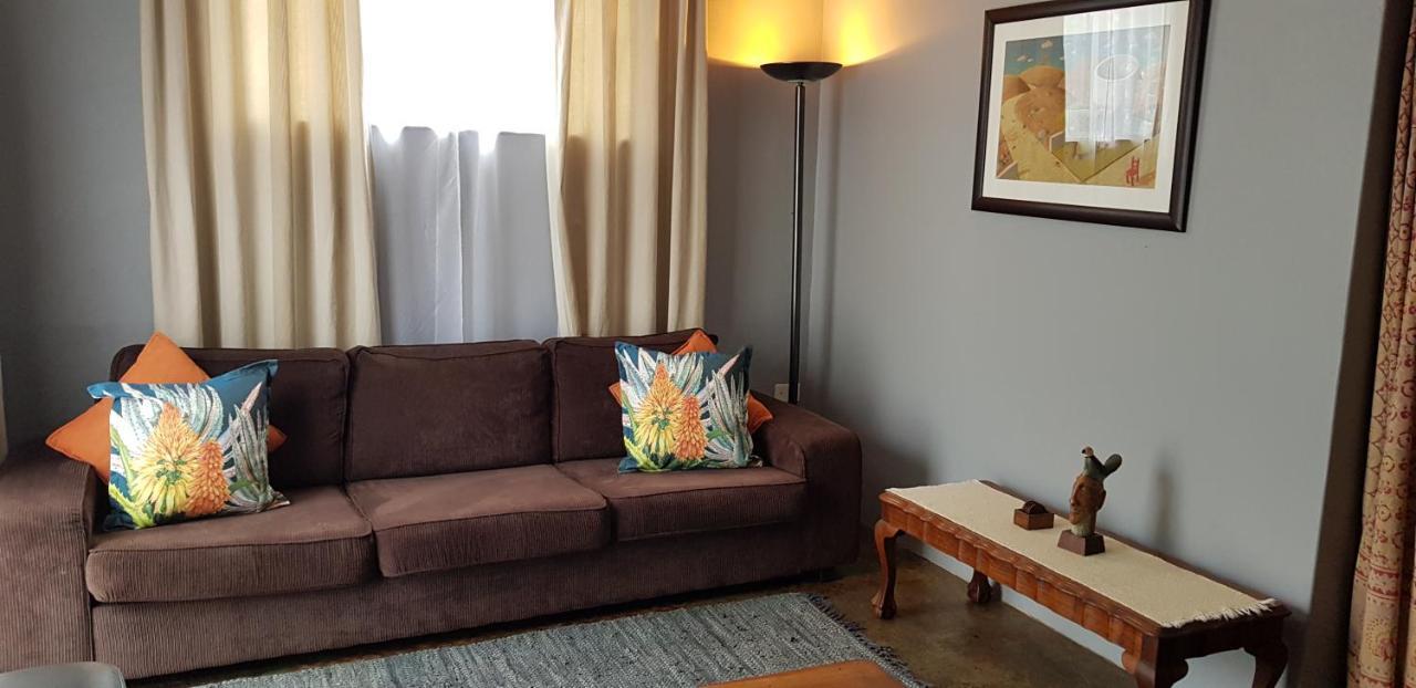 The Sculpture Yard 1 Apartment Pretoria Bagian luar foto